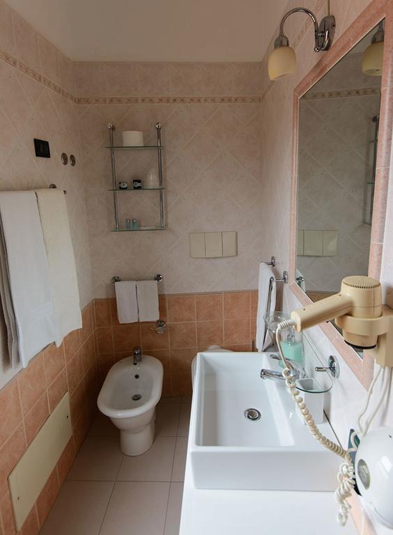 Hotel Del Corso Sant'Antioco Bagian luar foto