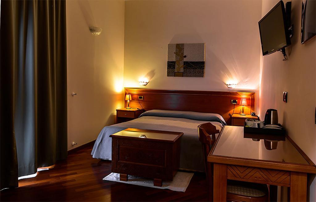 Hotel Del Corso Sant'Antioco Bagian luar foto
